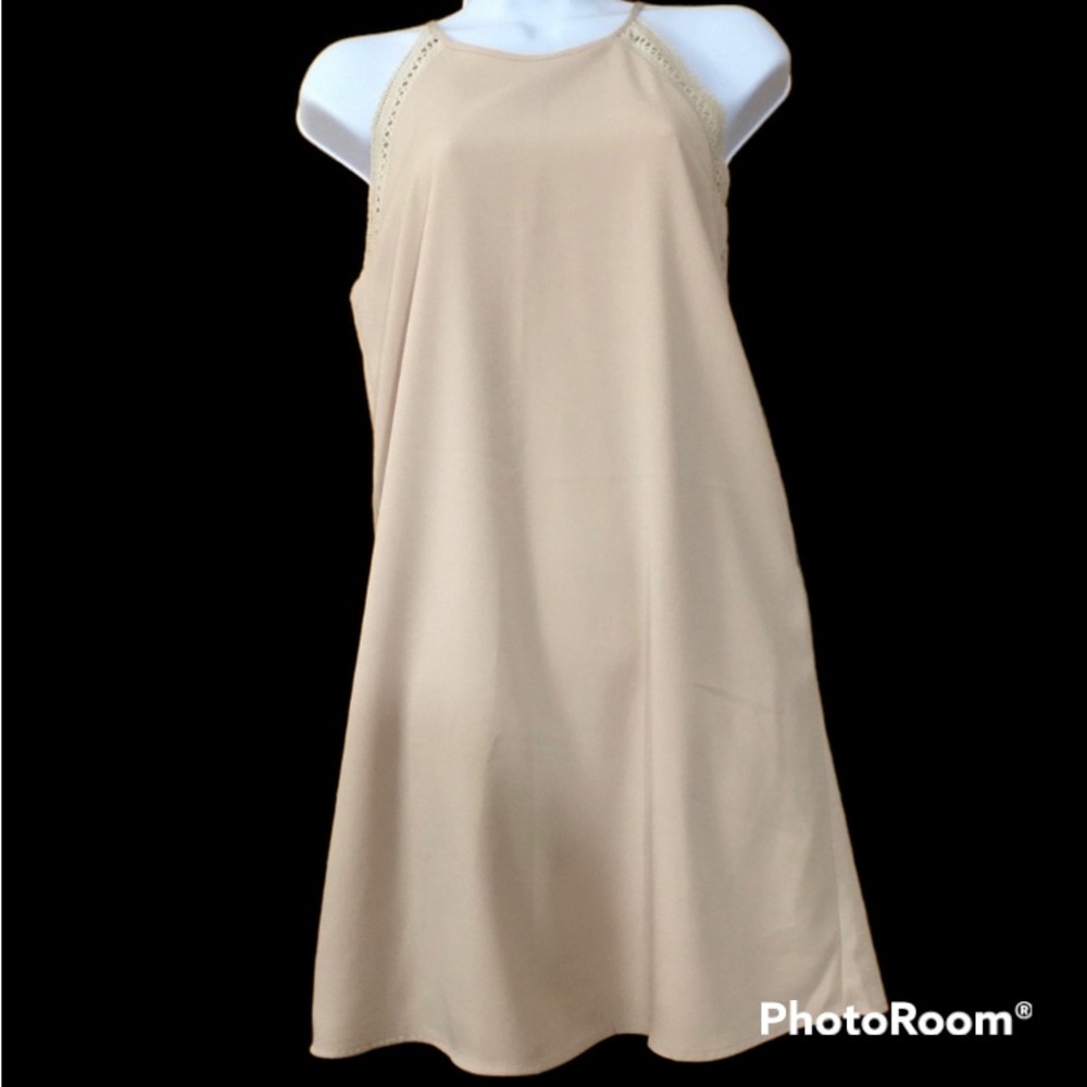 New Gorgeous Sleeveless Dress with beautiful details